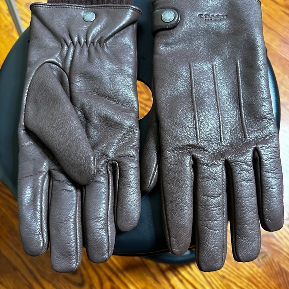 COACH LEATHER GLOVES, Small - Picture 2 of 4